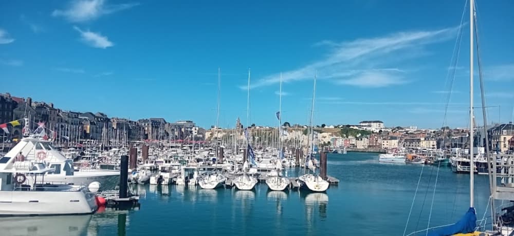 DU PORT DE PLAISANCE