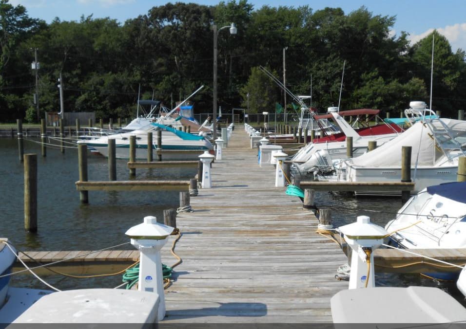 Laurel Harbor Marina and Yacht Club