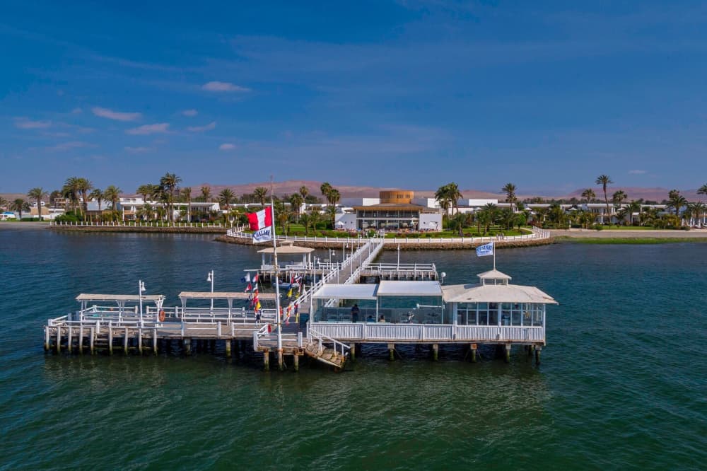 Marina y Hotel Paracas