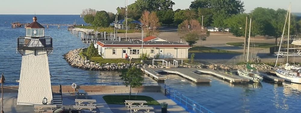 Green Bay Yachting Club Inc