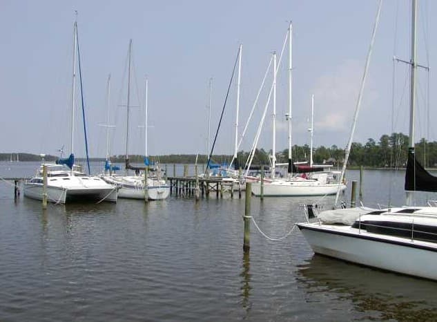 BooneDocks Marina and Guest House