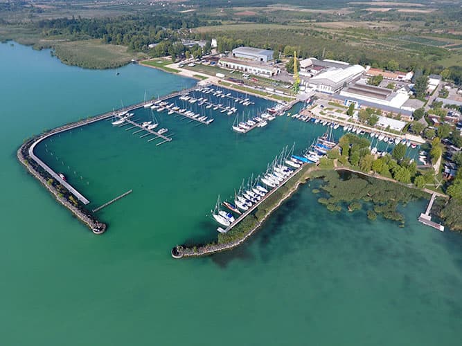 Hajógyári kikötő