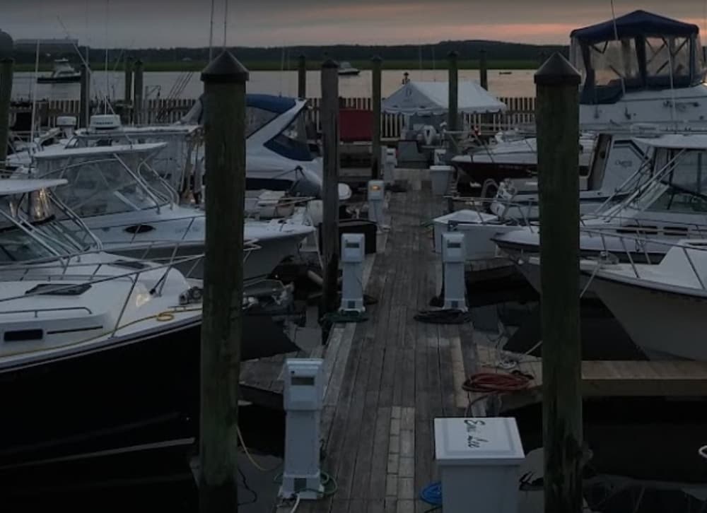 Hampton Riviera Marina