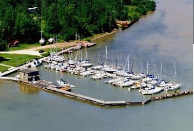 Schooner Bay marina 