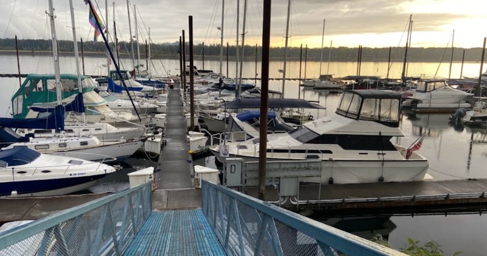 McCuddy's Steamboat Landing Marina