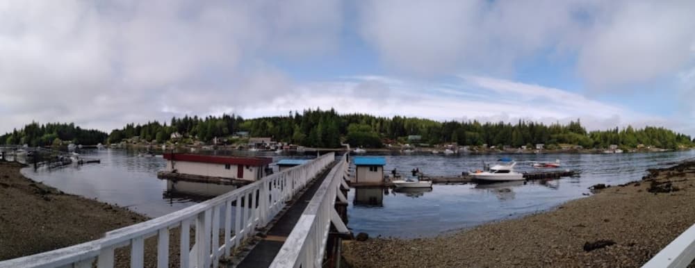 Upnit Lodge & Marina