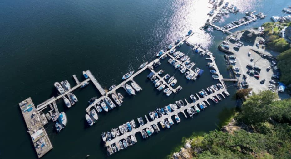 DEEP COVE NORTH SHORE MARINA