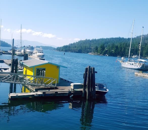 John Henry's Marina & Resort