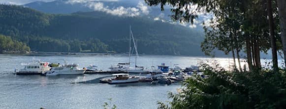 Backeddy Resort & Marina