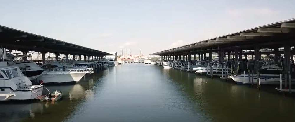  GALVESTON YACHT MARINA