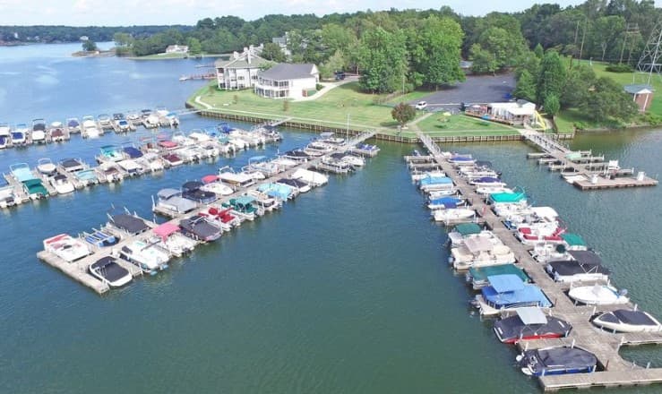 Lake Club Marina