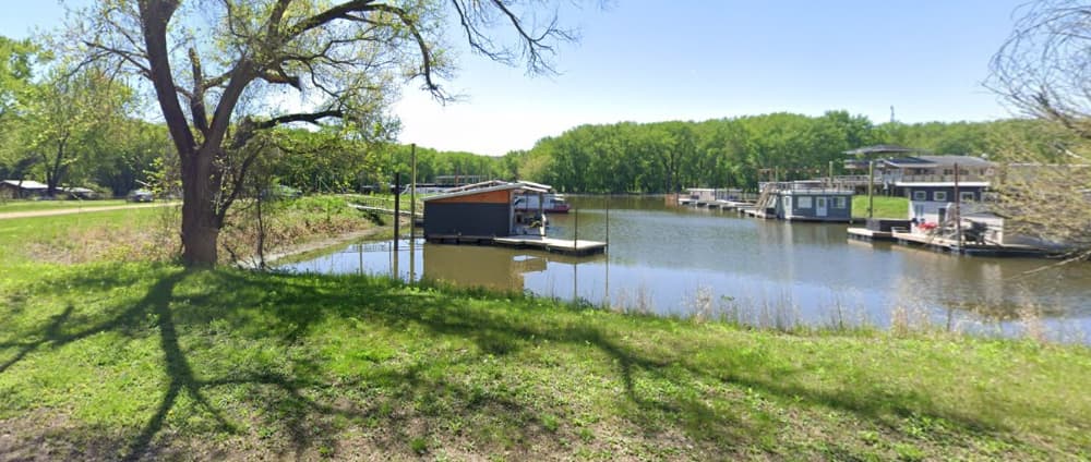 Millennium Bar & Marina