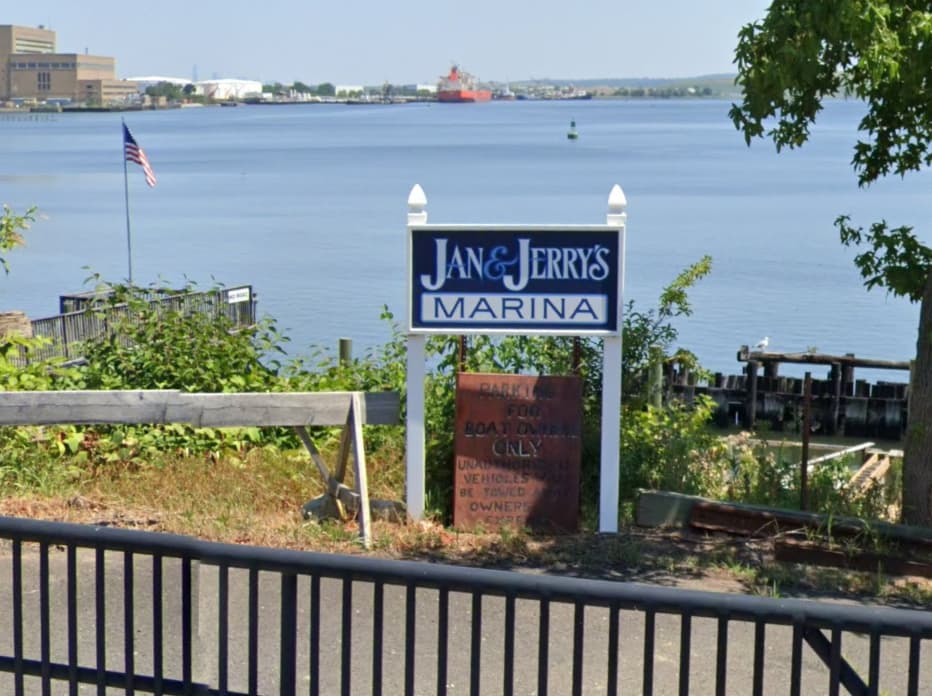 Jan & Jerry's marina (private)