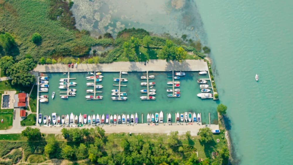 HOLIDAY HARBOUR MARINA