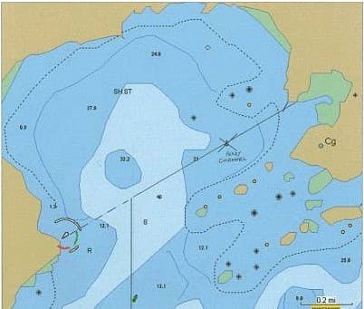 From the “GREEN” entrance buoy ( 1/2 n.m. SE of the lighthouse) steer north to intersect the line between the Carraig Fhada lighthouse and the main pierhead.
Turn stbd to approx 060 T staying on that line to approach the pierhead.
Continue to pass between the face dock and the three green stbd marker buoys to the marina.
Shallow areas lie to the south of the marker buoys and to the east of the three red buoys which mark the dock ground anchors on the eastern side of the pontoons.